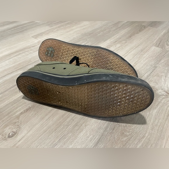 Etnies shoes ETF20MVL012E green with black sole, size 13 - Picture 5 of 6